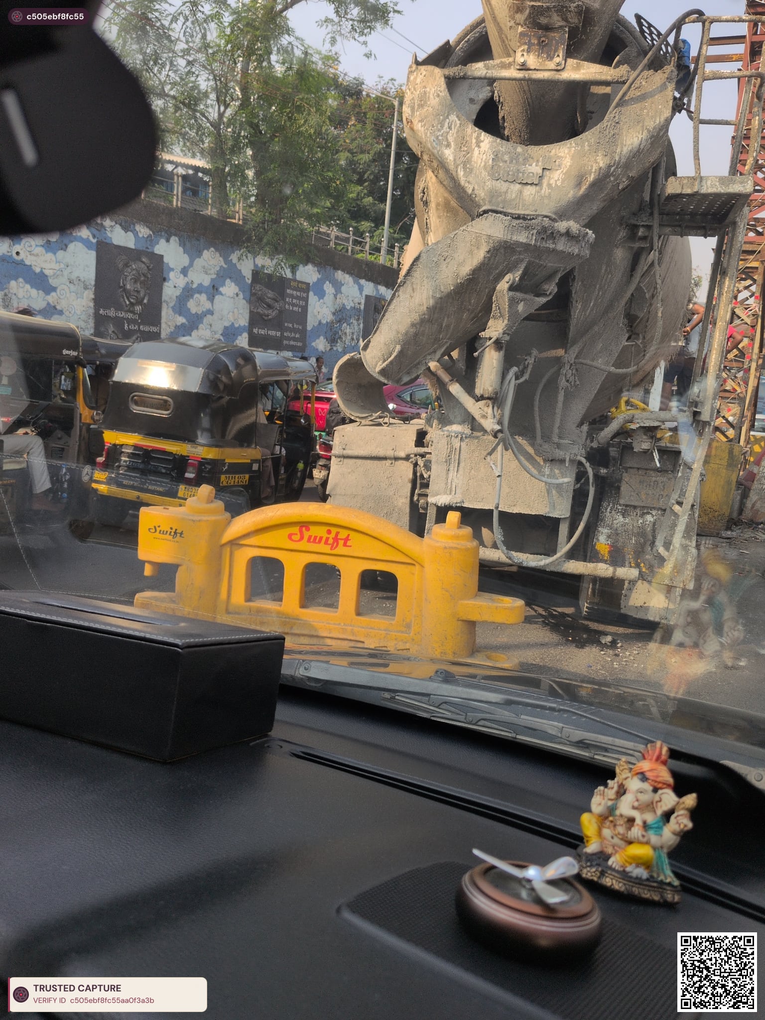Construction 🚧 on Middle of The Busy JVLR Road towards WEH — photo 4